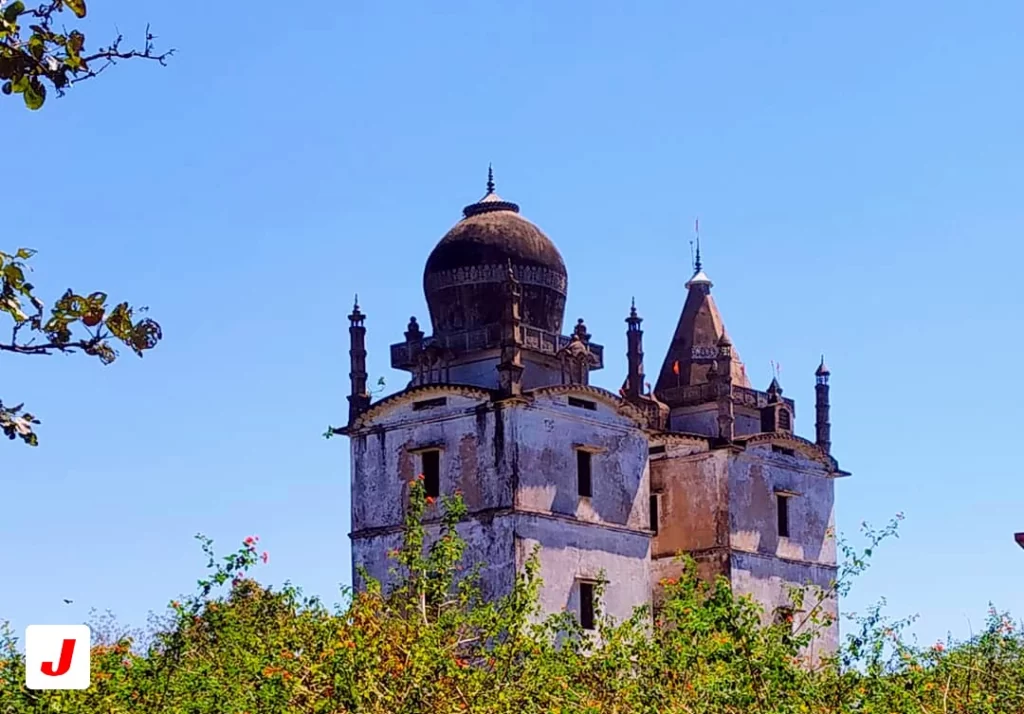 Temple and gurudwara of McCluskieganj , jharkhand tourism , jharkhand blogs
